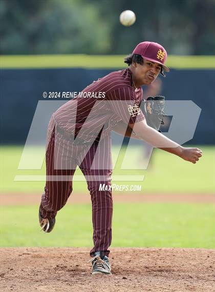 Thumbnail 3 in Maryknoll vs Polytechnic photogallery.