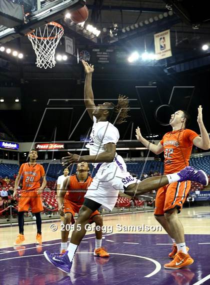 Thumbnail 2 in Sacramento vs Cosumnes Oaks (CIF SJS D2 Semifinal) photogallery.