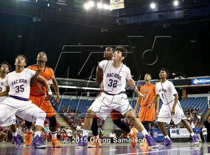 Thumbnail 2 in Sacramento vs Cosumnes Oaks (CIF SJS D2 Semifinal) photogallery.
