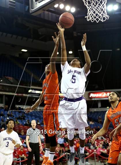 Thumbnail 2 in Sacramento vs Cosumnes Oaks (CIF SJS D2 Semifinal) photogallery.