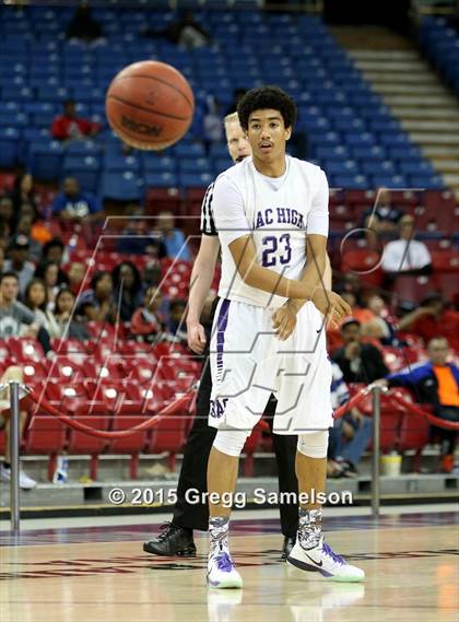 Thumbnail 2 in Sacramento vs Cosumnes Oaks (CIF SJS D2 Semifinal) photogallery.