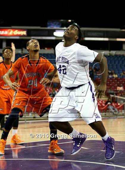Thumbnail 2 in Sacramento vs Cosumnes Oaks (CIF SJS D2 Semifinal) photogallery.