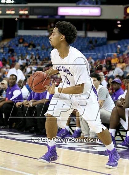 Thumbnail 3 in Sacramento vs Cosumnes Oaks (CIF SJS D2 Semifinal) photogallery.