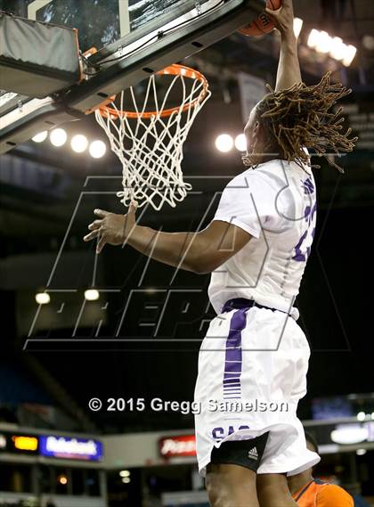 Thumbnail 1 in Sacramento vs Cosumnes Oaks (CIF SJS D2 Semifinal) photogallery.