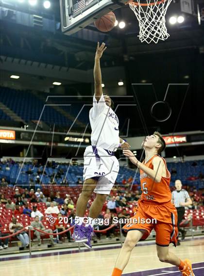 Thumbnail 2 in Sacramento vs Cosumnes Oaks (CIF SJS D2 Semifinal) photogallery.