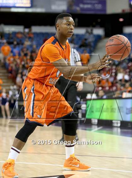 Thumbnail 2 in Sacramento vs Cosumnes Oaks (CIF SJS D2 Semifinal) photogallery.