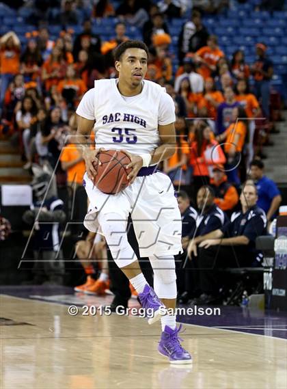 Thumbnail 2 in Sacramento vs Cosumnes Oaks (CIF SJS D2 Semifinal) photogallery.