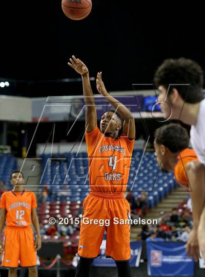 Thumbnail 2 in Sacramento vs Cosumnes Oaks (CIF SJS D2 Semifinal) photogallery.
