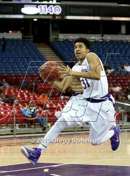 Thumbnail 2 in Sacramento vs Cosumnes Oaks (CIF SJS D2 Semifinal) photogallery.