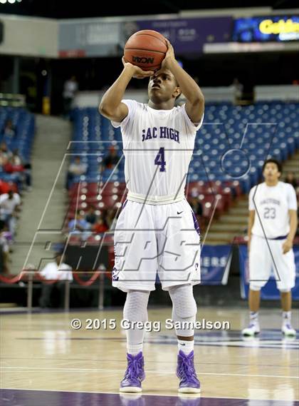 Thumbnail 2 in Sacramento vs Cosumnes Oaks (CIF SJS D2 Semifinal) photogallery.