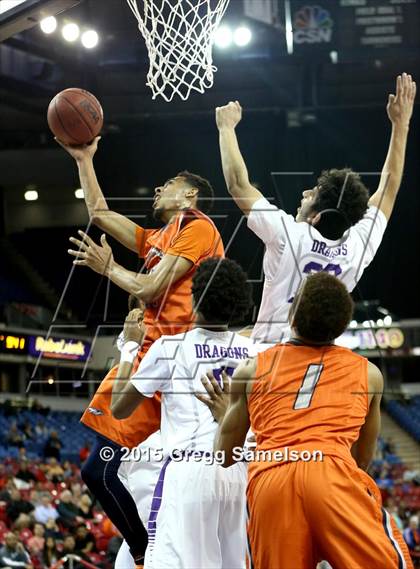 Thumbnail 1 in Sacramento vs Cosumnes Oaks (CIF SJS D2 Semifinal) photogallery.