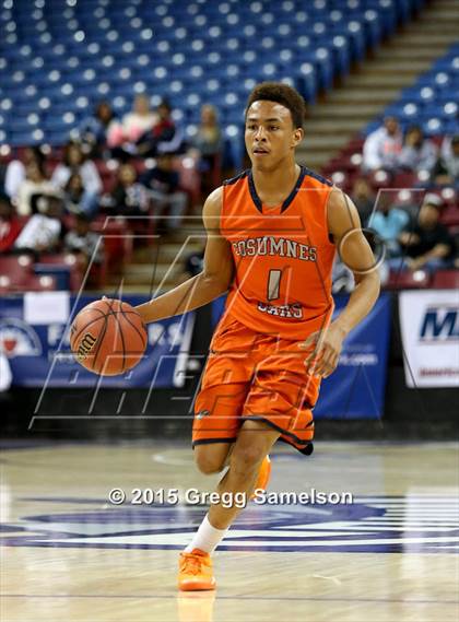 Thumbnail 2 in Sacramento vs Cosumnes Oaks (CIF SJS D2 Semifinal) photogallery.