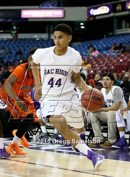 Thumbnail 1 in Sacramento vs Cosumnes Oaks (CIF SJS D2 Semifinal) photogallery.