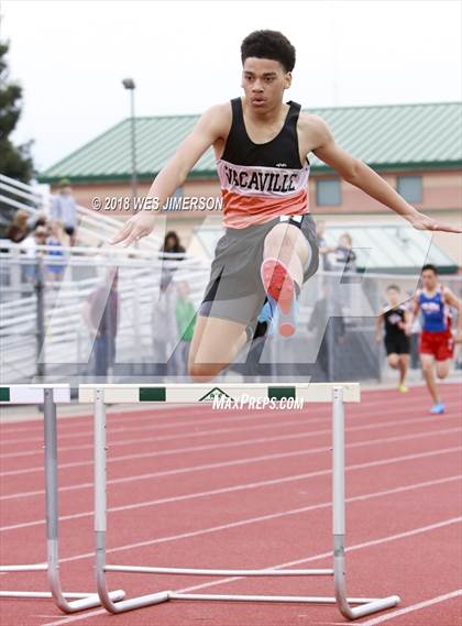 Thumbnail 1 in 4th Annual Randy Sturgeon Invitational (100, 110 HH, 300 LH, 400) photogallery.