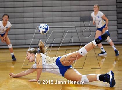Thumbnail 3 in Xavier College Prep vs. Santa Margarita (Durango Fall Classic) photogallery.