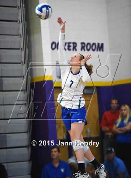 Thumbnail 3 in Xavier College Prep vs. Santa Margarita (Durango Fall Classic) photogallery.