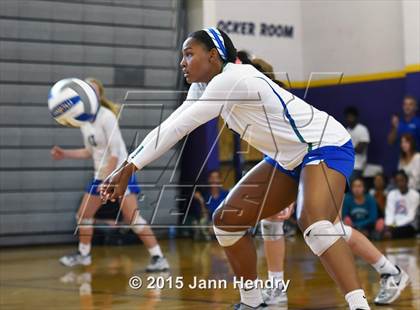 Thumbnail 3 in Xavier College Prep vs. Santa Margarita (Durango Fall Classic) photogallery.