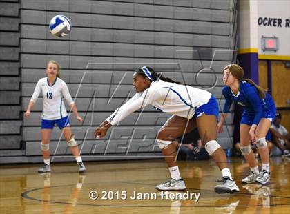 Thumbnail 2 in Xavier College Prep vs. Santa Margarita (Durango Fall Classic) photogallery.