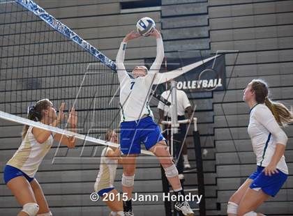 Thumbnail 1 in Xavier College Prep vs. Santa Margarita (Durango Fall Classic) photogallery.