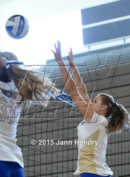 Thumbnail 3 in Xavier College Prep vs. Santa Margarita (Durango Fall Classic) photogallery.