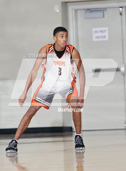 Thumbnail 2 in Lancaster vs. Clear Brook (McDonald's Texas Invitational) photogallery.