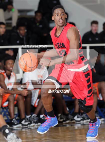 Thumbnail 2 in Lancaster vs. Clear Brook (McDonald's Texas Invitational) photogallery.
