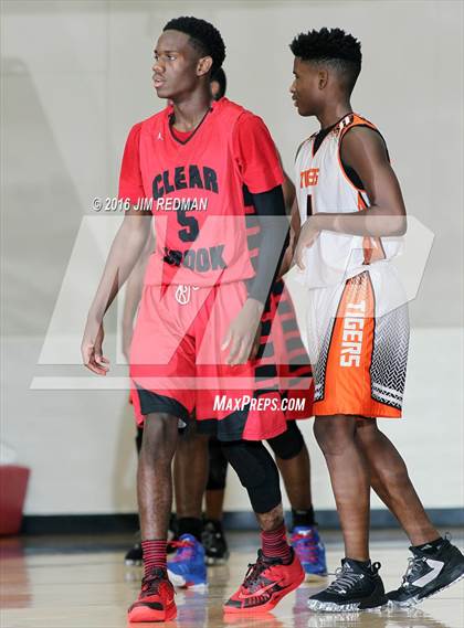 Thumbnail 2 in Lancaster vs. Clear Brook (McDonald's Texas Invitational) photogallery.