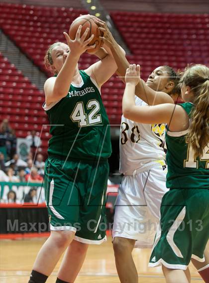 Thumbnail 1 in La Costa Canyon vs Serra (CIF SDS D2 Final) photogallery.