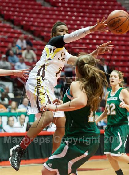 Thumbnail 2 in La Costa Canyon vs Serra (CIF SDS D2 Final) photogallery.