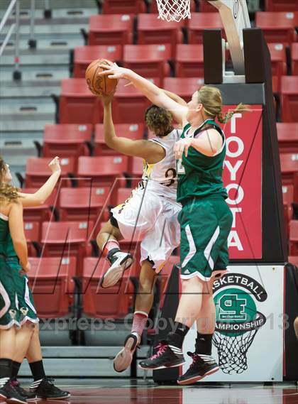 Thumbnail 3 in La Costa Canyon vs Serra (CIF SDS D2 Final) photogallery.