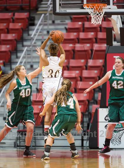 Thumbnail 2 in La Costa Canyon vs Serra (CIF SDS D2 Final) photogallery.