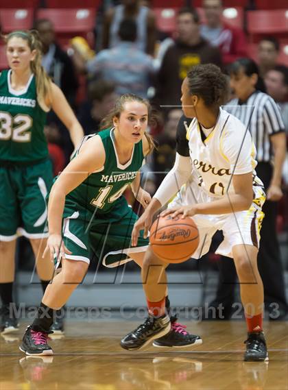 Thumbnail 3 in La Costa Canyon vs Serra (CIF SDS D2 Final) photogallery.