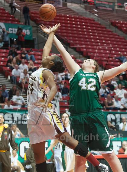 Thumbnail 2 in La Costa Canyon vs Serra (CIF SDS D2 Final) photogallery.
