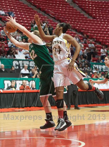 Thumbnail 2 in La Costa Canyon vs Serra (CIF SDS D2 Final) photogallery.