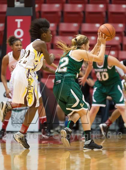 Thumbnail 3 in La Costa Canyon vs Serra (CIF SDS D2 Final) photogallery.