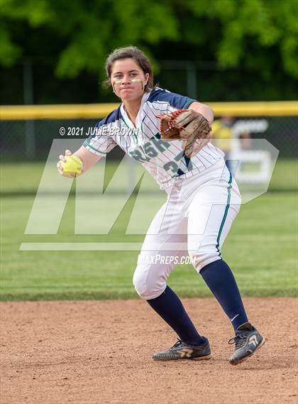 Thumbnail 3 in Cathedral vs Northview (IHSAA 3A Regional)  photogallery.