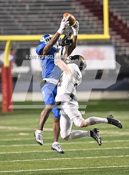 Thumbnail 1 in Bryant vs. Bentonville (AAA 7A State Final) photogallery.