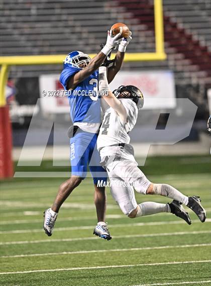 Thumbnail 3 in Bryant vs. Bentonville (AAA 7A State Final) photogallery.