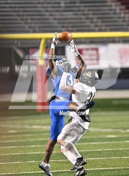 Thumbnail 1 in Bryant vs. Bentonville (AAA 7A State Final) photogallery.