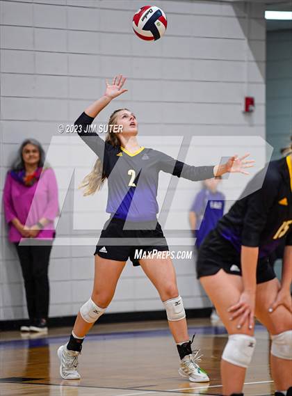 Thumbnail 2 in St. Joseph Catholic vs O'Connell photogallery.