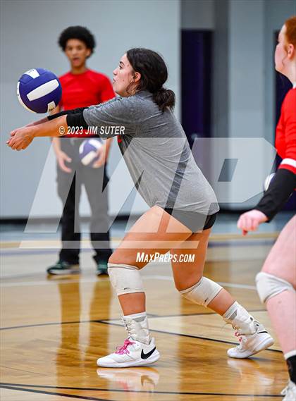 Thumbnail 2 in St. Joseph Catholic vs O'Connell photogallery.