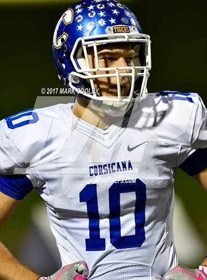 Thumbnail 3 in Temple vs. Corsicana (UIL 5A Bi-District) photogallery.