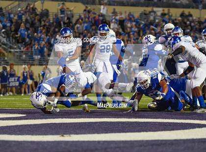 Thumbnail 2 in Temple vs. Corsicana (UIL 5A Bi-District) photogallery.