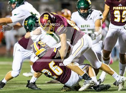 Thumbnail 2 in Royal @ Simi Valley photogallery.