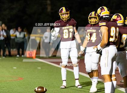 Thumbnail 2 in Royal @ Simi Valley photogallery.