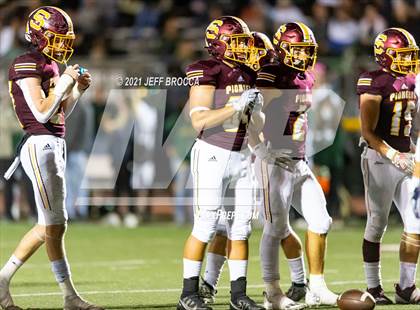 Thumbnail 3 in Royal @ Simi Valley photogallery.