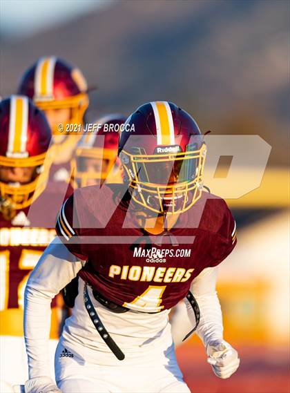 Thumbnail 3 in Royal @ Simi Valley photogallery.