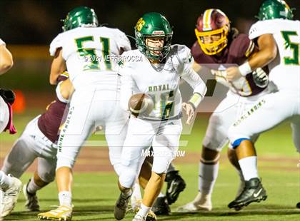 Thumbnail 3 in Royal @ Simi Valley photogallery.