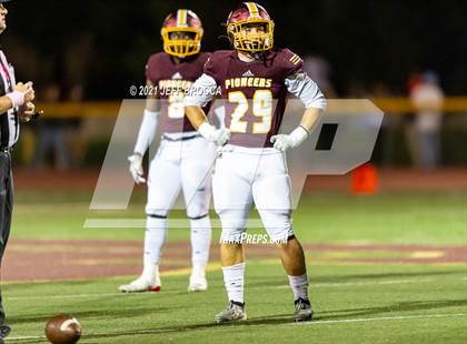 Thumbnail 2 in Royal @ Simi Valley photogallery.
