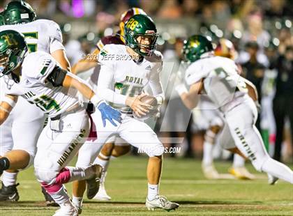 Thumbnail 3 in Royal @ Simi Valley photogallery.